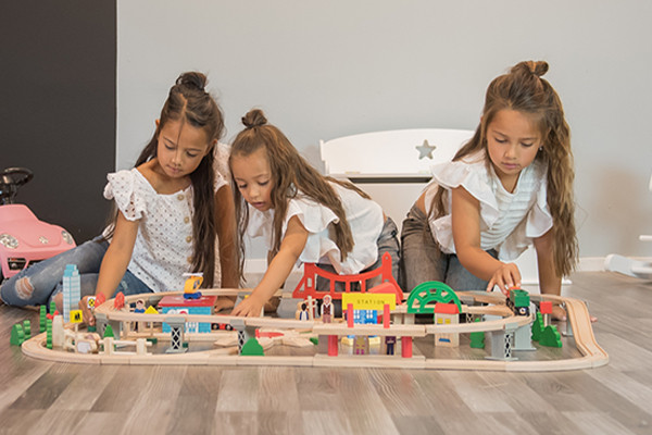 Chelsea (8 Jahre alt), Avalon (4 Jahre alt) und Fayenne (6 Jahre alt)