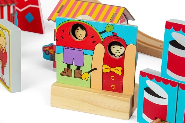 Fototafel mit Kopfausschnitten