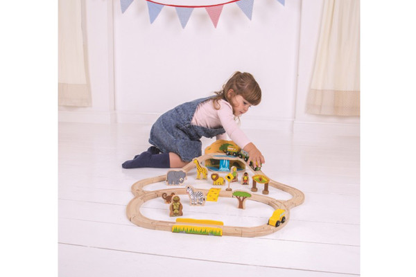 Mit verschiedenen lustigen Zubehörteilen